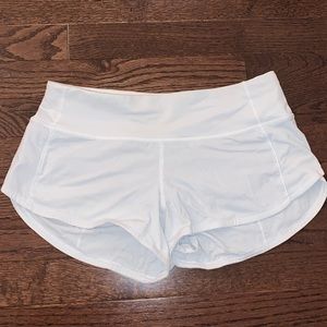 lululemon white speed up short 2.5” size 2